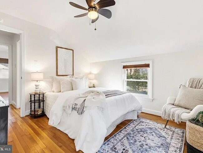 Building Photo - 117 Lynnmoor Dr