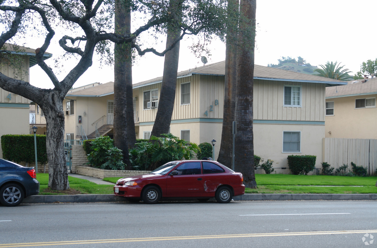 Foto principal - Verdugo Plaza Apartments