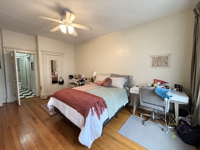 Foto del edificio - 28 Littell Rd