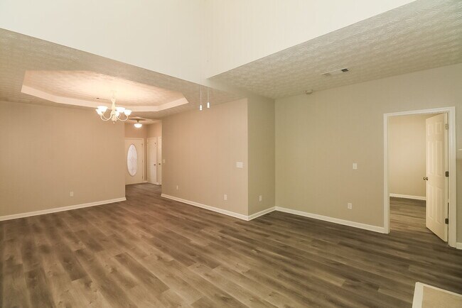 Building Photo - 7567 Winderemere Park