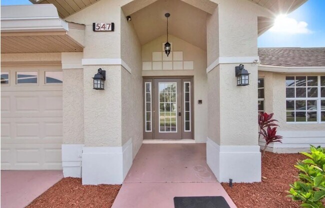 Building Photo - Stunning 3-Bedroom, 2-Bath Estate Home in ...