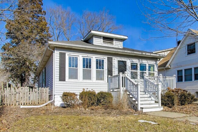 Building Photo - 440 W Main St