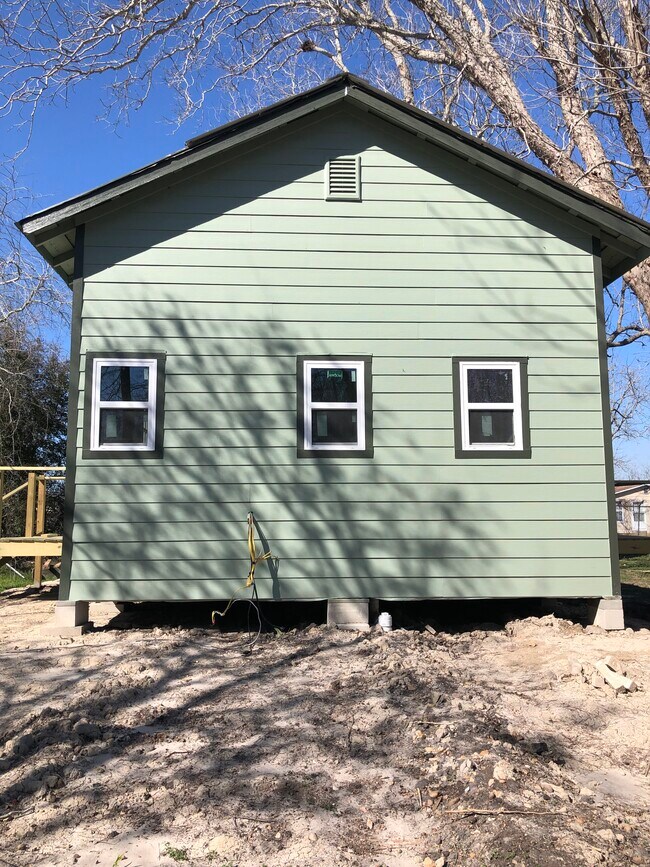 Foto del edificio - 112 E Scott St