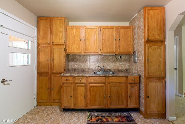 Building Photo - 4 br, 2 bath House - 3575 S Commerce Rd