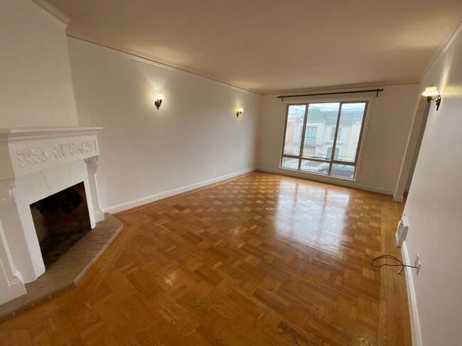 Foto del edificio - Large 3 Bedroom 1.5 Bath Single Family House in Central Sunset