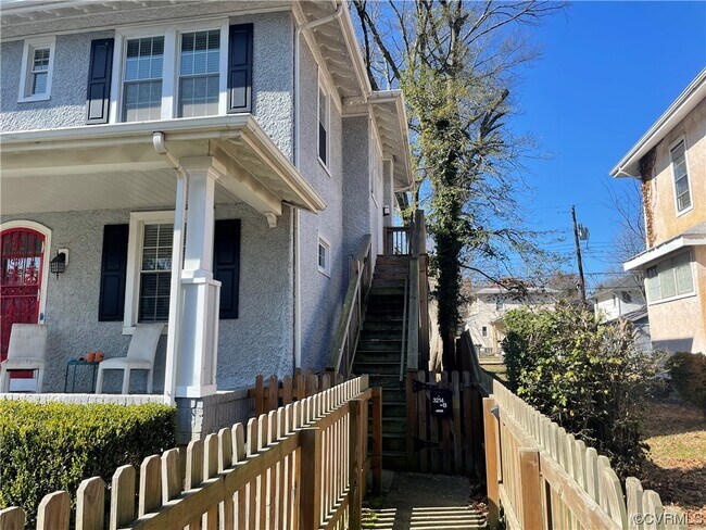 Building Photo - 3214 North Ave