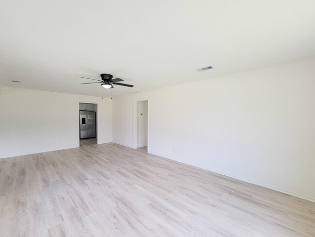 Building Photo - 301 Cypress St