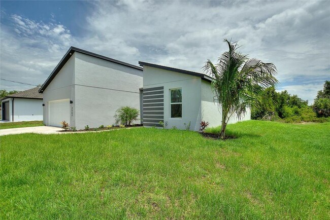 Building Photo - 3562 San Pedro Ave