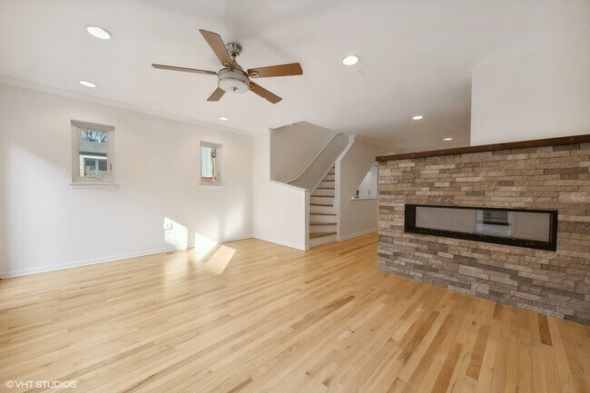 Building Photo - 1810 N Fremont St