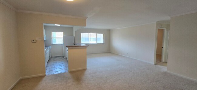 Building Photo - Condo for Rent in University City