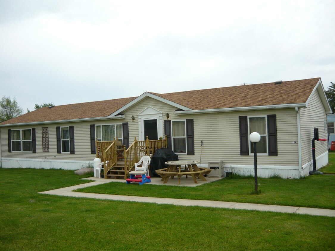 104 Paisley Dr Unit 104, Fairmount, IN 46928 Room for Rent in