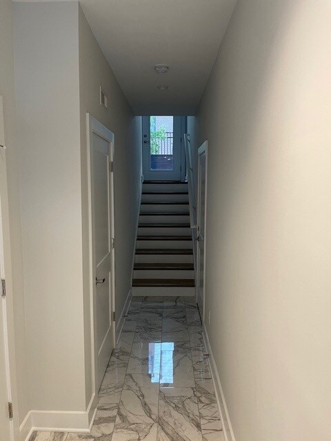 Foto del edificio - 1058 Kenilworth Ave