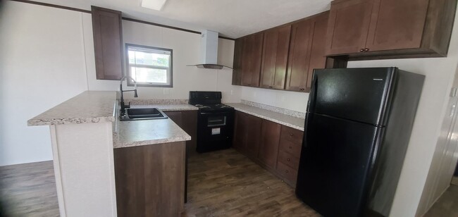 Foto del edificio - 11700 E Waterman St