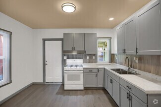 Building Photo - 844 Memorial Ave