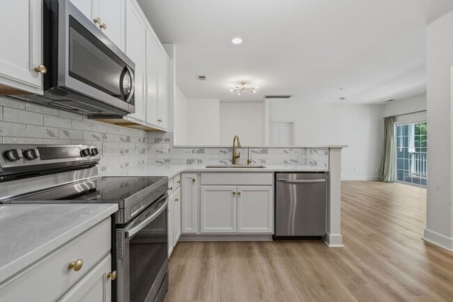Building Photo - 4846 Bevendean Dr