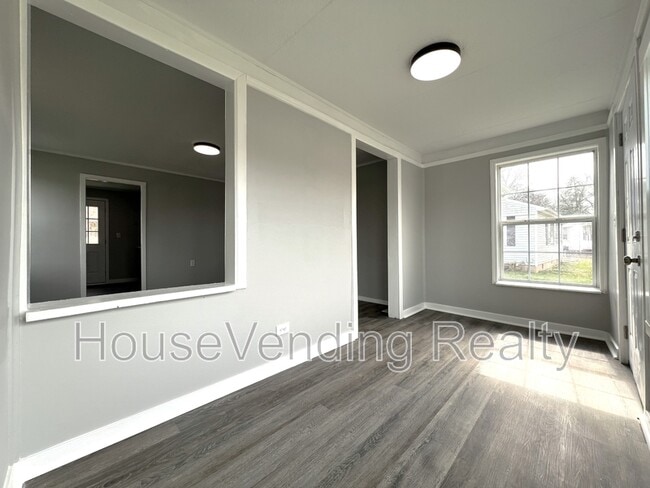 Photo - 318 Main Rd House