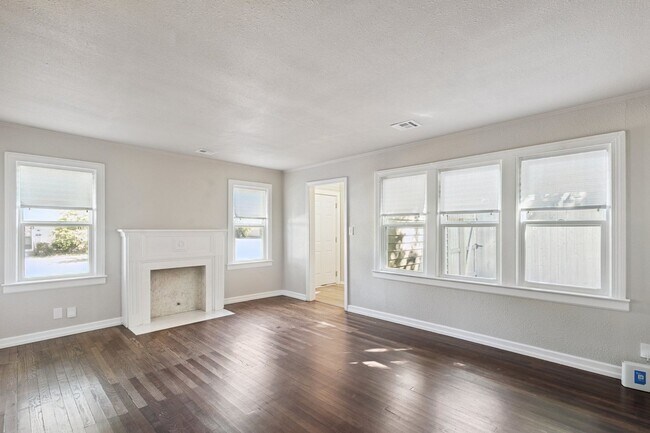 Foto del edificio - Location, Light & Lifestyle! 3-Bedroom Tul...