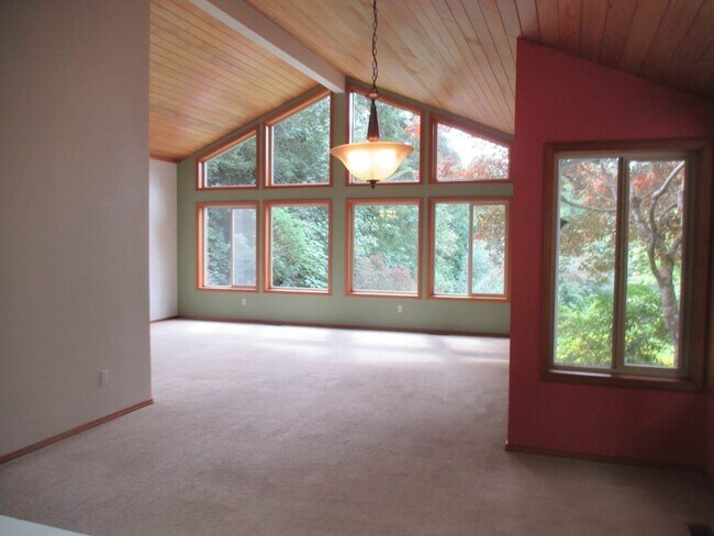 Building Photo - Gig Harbor Artondale home nestled on Acreage!