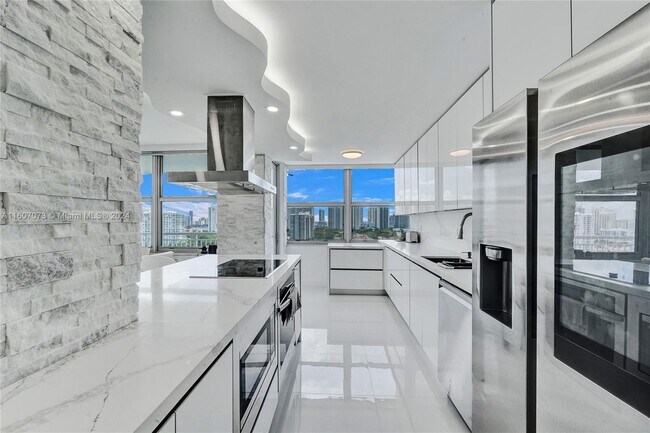 Foto del edificio - 18041 Biscayne Blvd