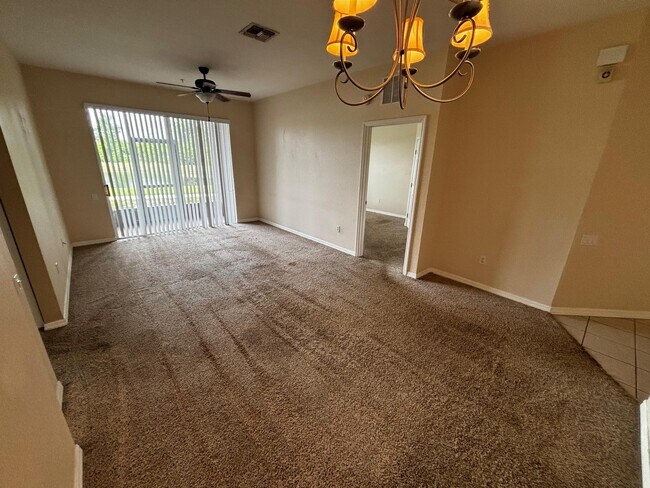 Building Photo - 8304 Portofino Dr