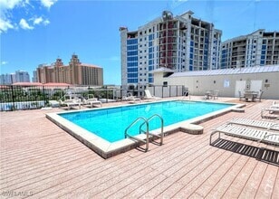 Building Photo - 260 Southbay Dr