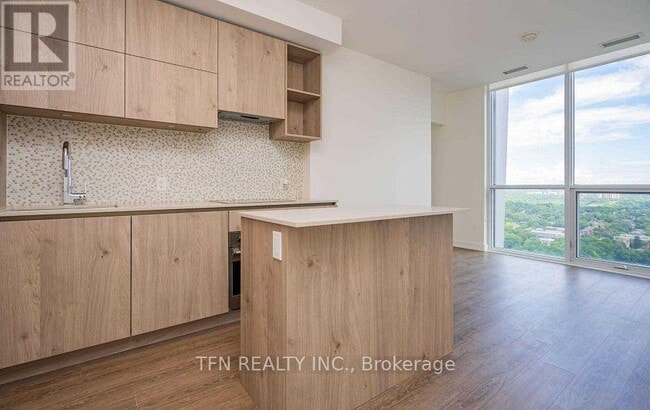 Building Photo - 1 Yorkville Ave