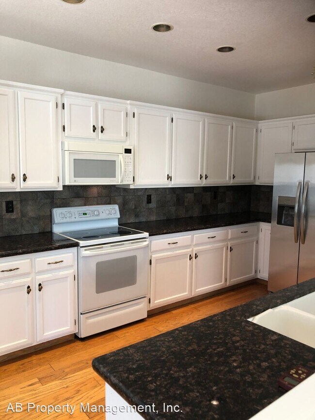 Building Photo - 4 br, 3 bath House - 2509 Canyon Lakes Dri...