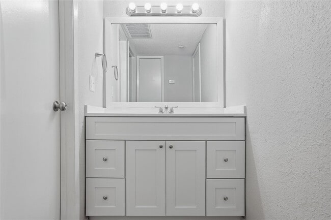 Building Photo - 250 El Dorado Blvd