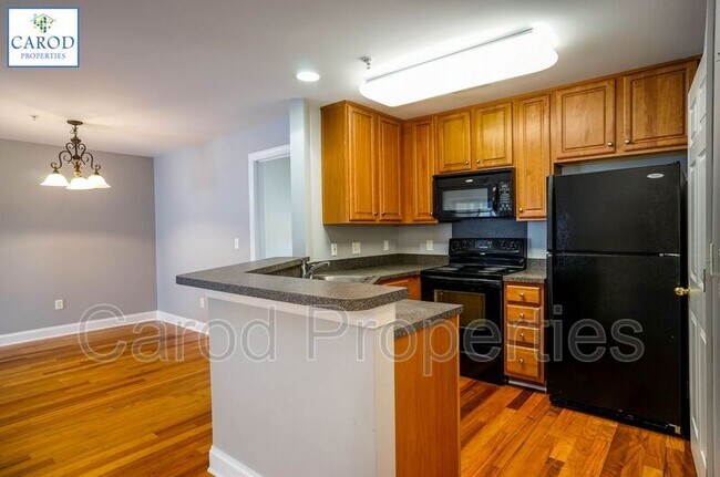 Building Photo - 6351 Park Creek Dr