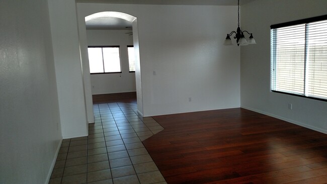 Foto del edificio - Spacious 4 Bedroom Home in Coldwater Springs