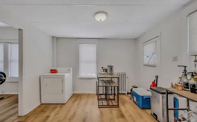 Building Photo - 609 Moir Ct