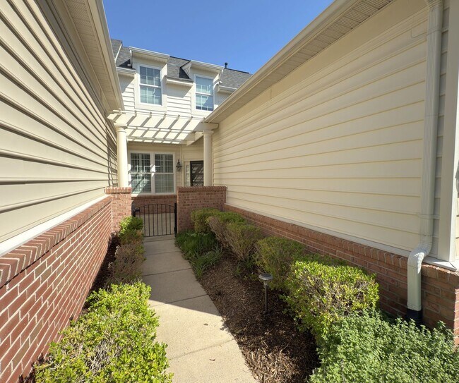 Foto del edificio - 3 Bedroom, 2.5 Bath, Loft, 2-Car Garage Ho...