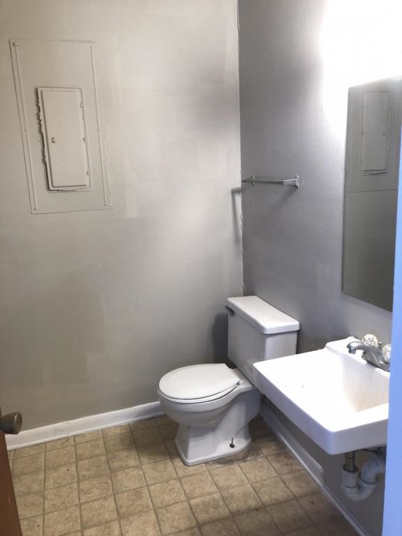 Foto del edificio - 1190 Merewood Dr