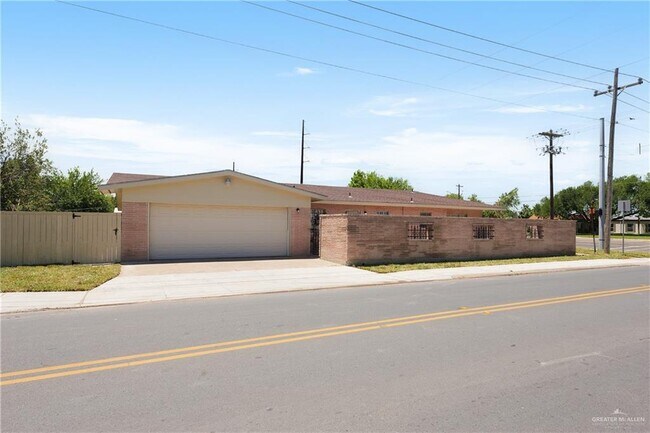 Foto del edificio - 612 N Ware Rd