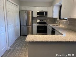 Foto del edificio - 225 Springmeadow Dr