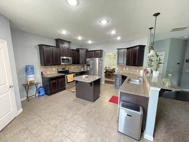 Building Photo - 7308 Sorrel Ct