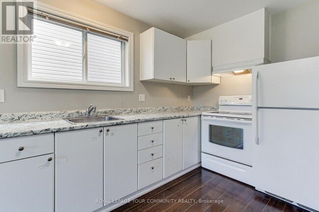 Building Photo - 72 Ambler Bay