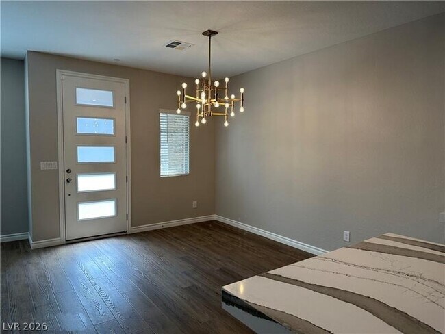 Foto del edificio - 600 N Carriage Hill Dr
