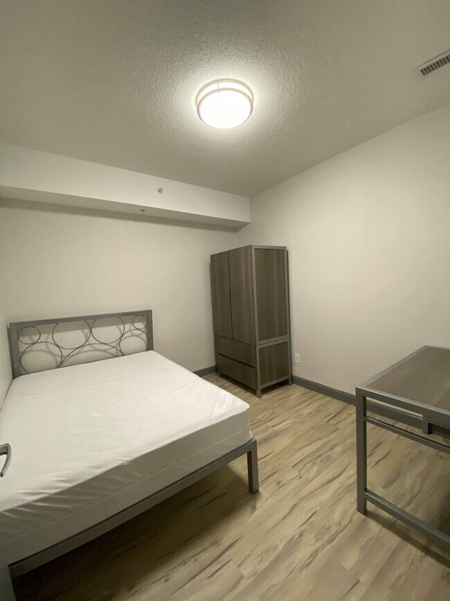 Photo du bâtiment - 258C-258C Sunview St