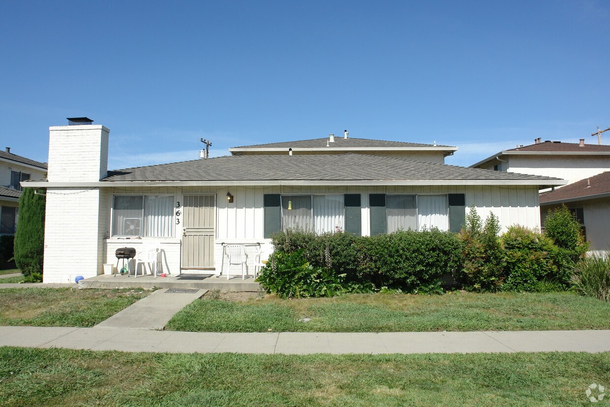 Building Photo - 363 Greendale Way
