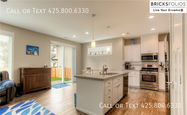 Building Photo - Embrace Elegance and Comfort in South Hill...