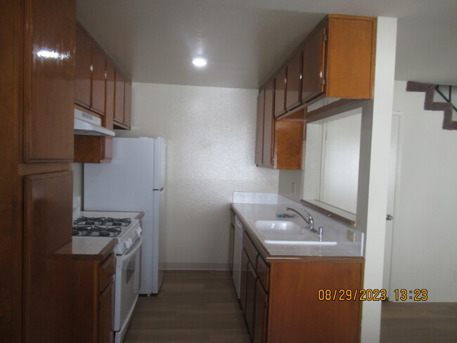 Building Photo - 12736 Caswell Ave