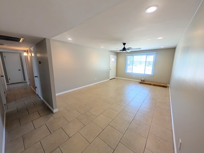 Building Photo - 1639 E Wesleyan Dr