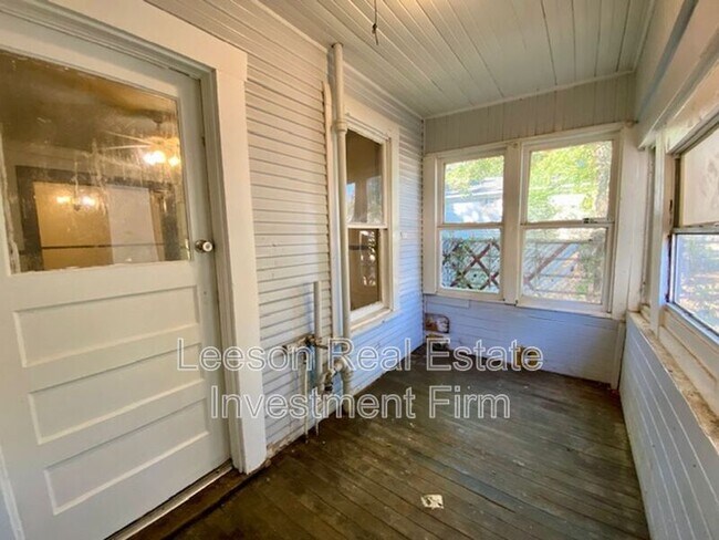 Foto del edificio - 1112 Andrew Ave