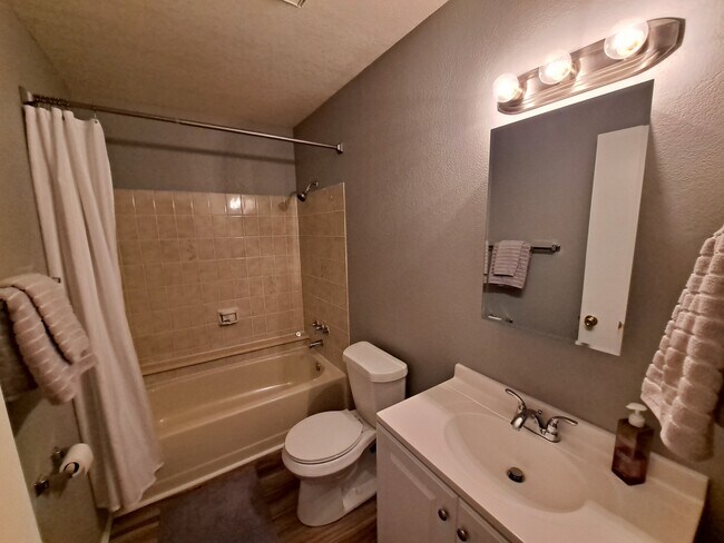 Building Photo - 1241 Firefly Cir