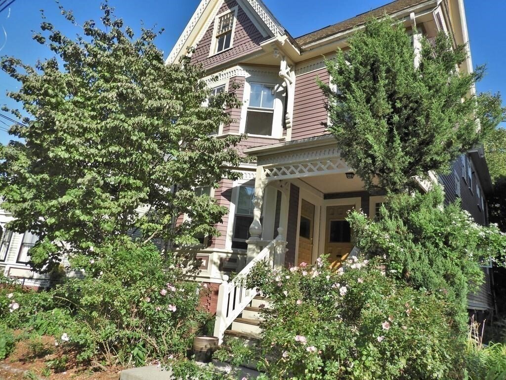 Primary Photo - 81 Benton Rd