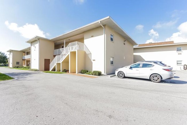 Building Photo - ADORABLE 2/2 CONDO IN PORT CHARLOTTE!!!