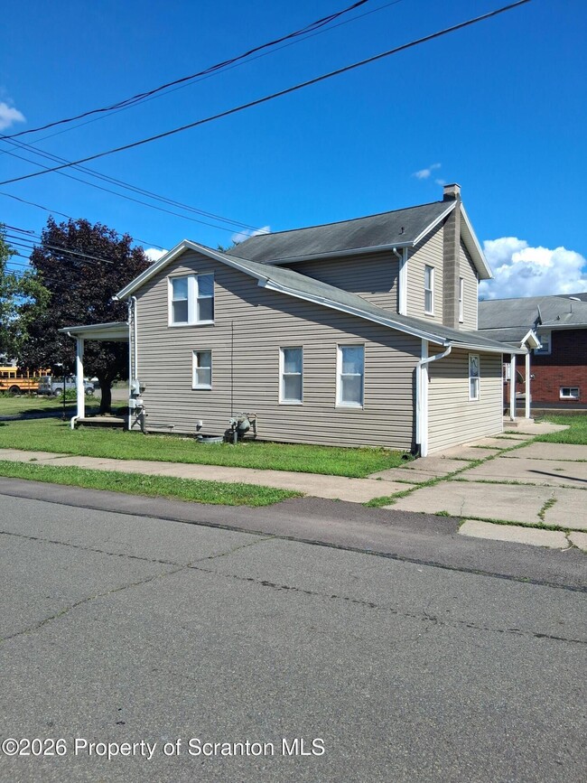 Building Photo - 723 Exeter Ave