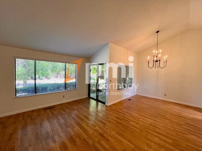 Foto del edificio - 3552 Larchmont Ct