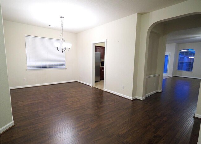 Building Photo - 407 Livingstone Ln